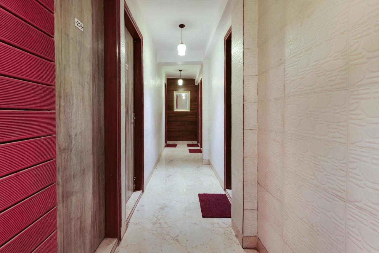 Oyo Flagship 81486 Hotel Mahalaxmi Guesthouse Нью-Дели Экстерьер фото